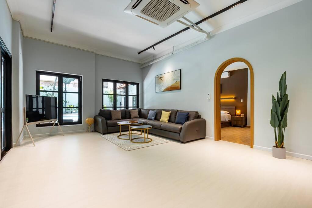 Biệt thự Starfield Golf Pool *