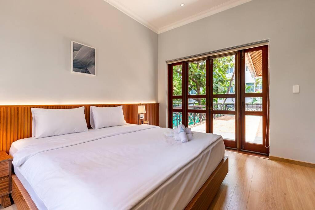 Starfield Golf Pool Biệt thự TP. Hồ Chí Minh