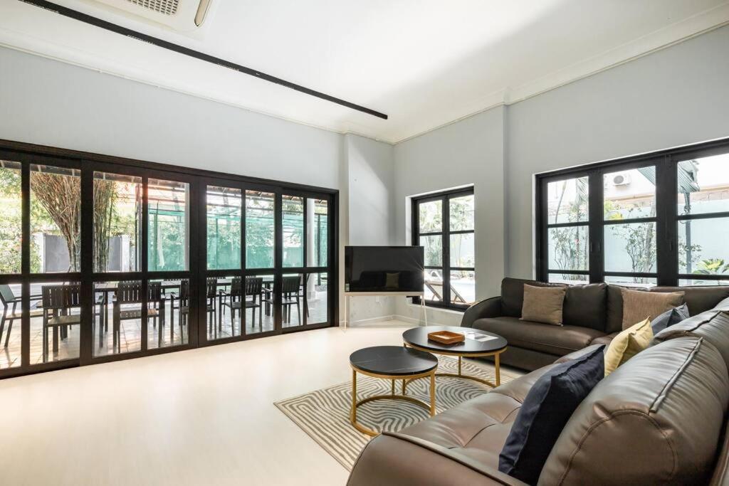 Villa Starfield Golf Pool Ho Chi Minh City
