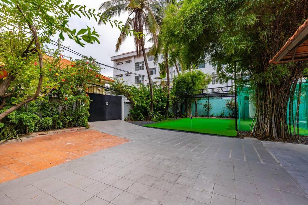 Starfield Golf Pool Villa *
